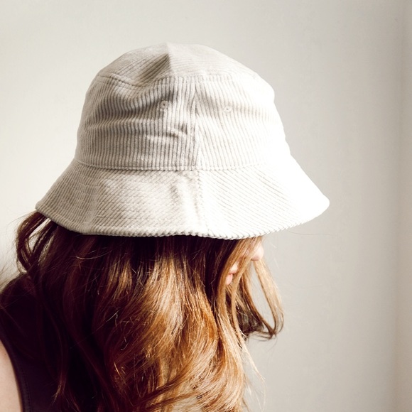 Cream corduroy bucket hat - Picture 2 of 3